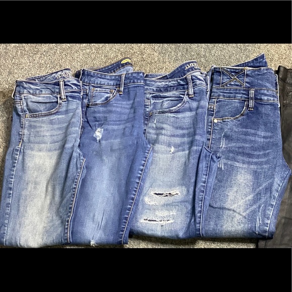 4 jeans for $40 Good condition